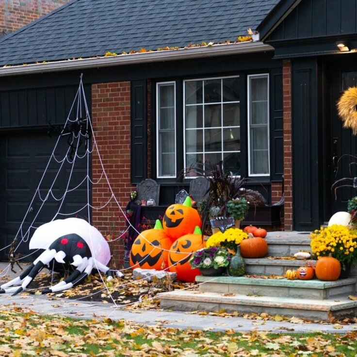 Halloween Decoration Ideas to Make Your Home the Spookiest on the Block (Do It Yourself)