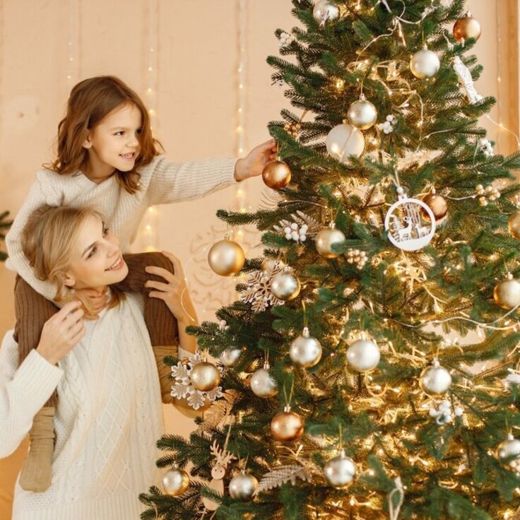 How to light your christmas tree like a pro